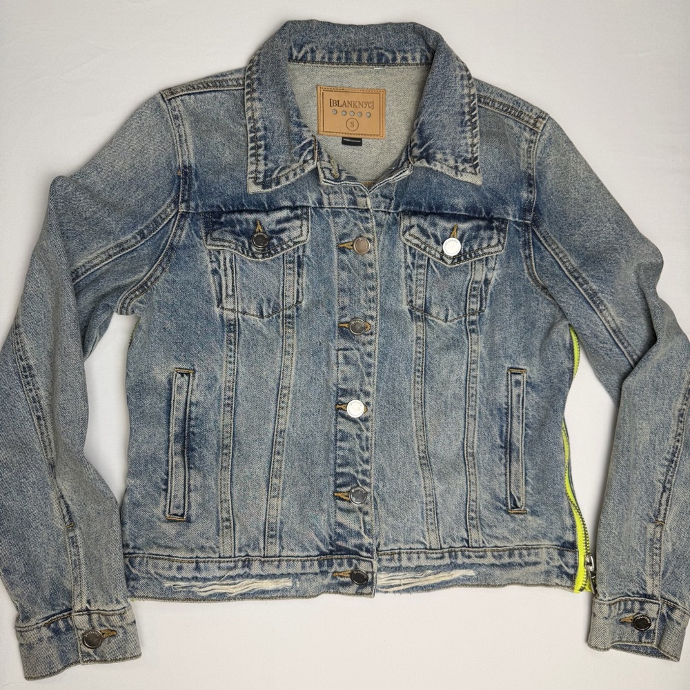 Blank NYC Distressed Denim Jacket Neon Yellow Accent Side Zippers Size Small EUC - Picture 2 of 11